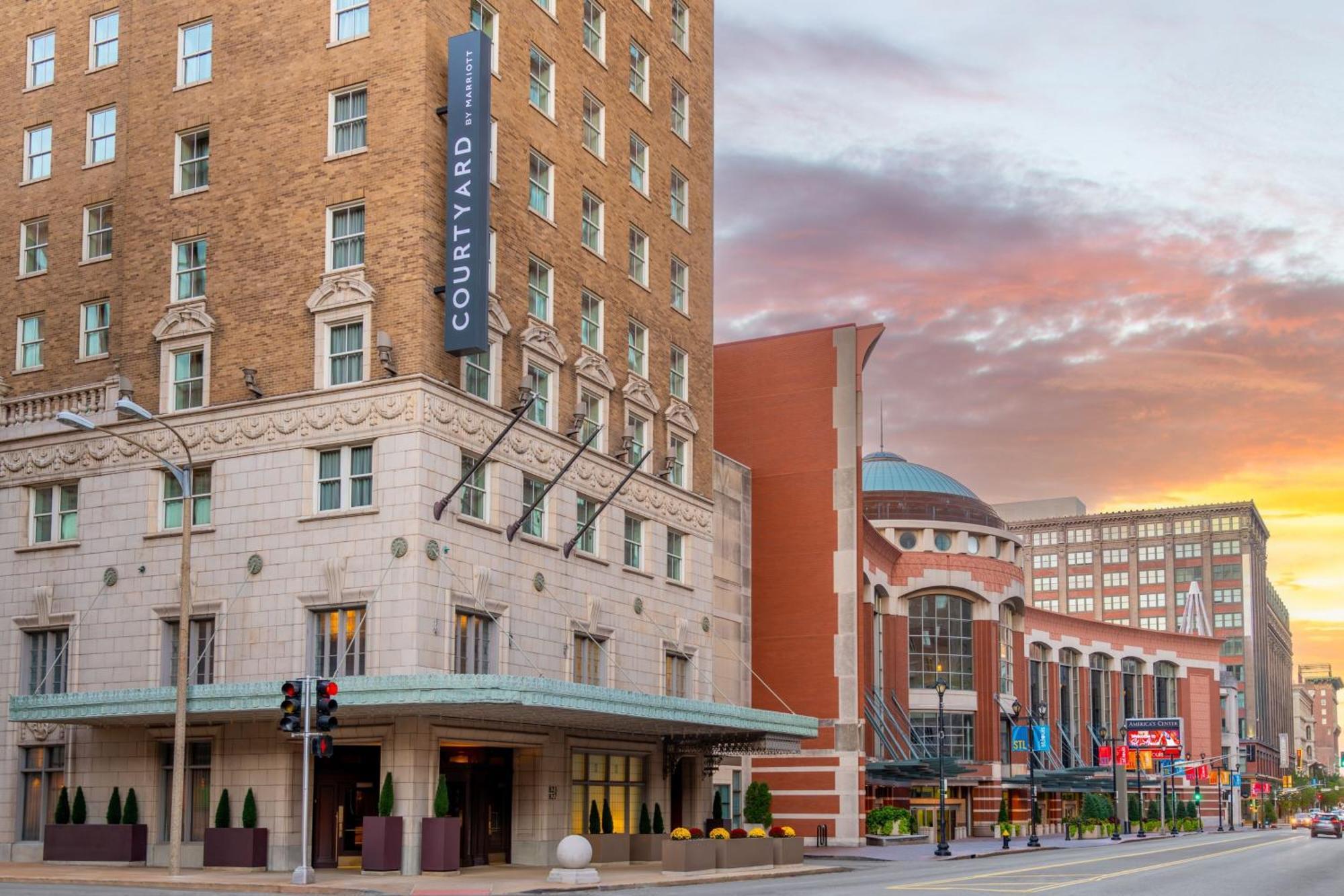 Hotel Courtyard St. Louis Downtown/Convention Center Exterior foto
